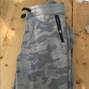 Old Navy Kids Camouflage Joggers with Zipper Pocket Large (10-12)